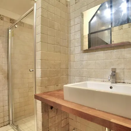 2 Bedrooms Le Marais Nazareth