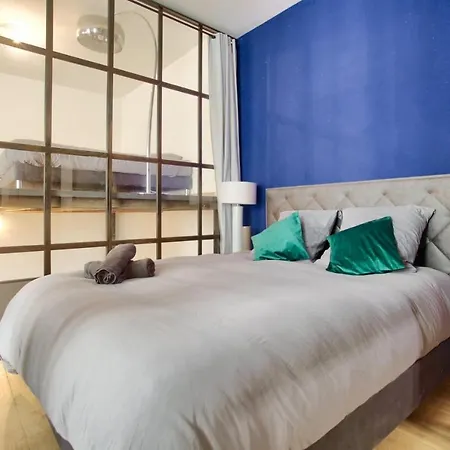 2 Bedrooms Le Marais Nazareth Apartment *